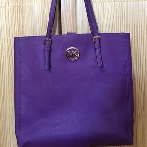 Michael kors tote